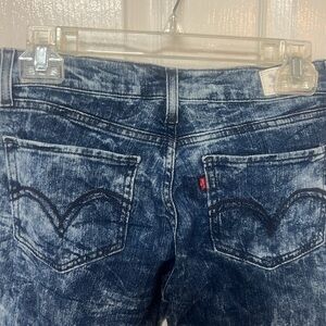 LEVI’s 524 stretch skinny jeans. Size W27 L32